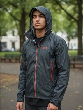 Men's Mountain Hardwear  Black Lightweight Hooded Shell Jacket - Large